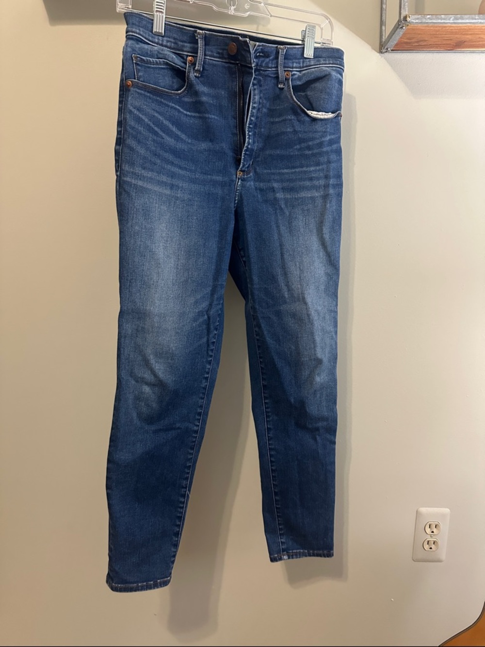 Abercrombie & Fitch Mid Blue Ankle Jeans